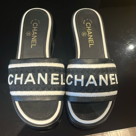 Chanel Lambskin Embroidered CC Mule Sandal 37 Black White - Picture 3 of 11